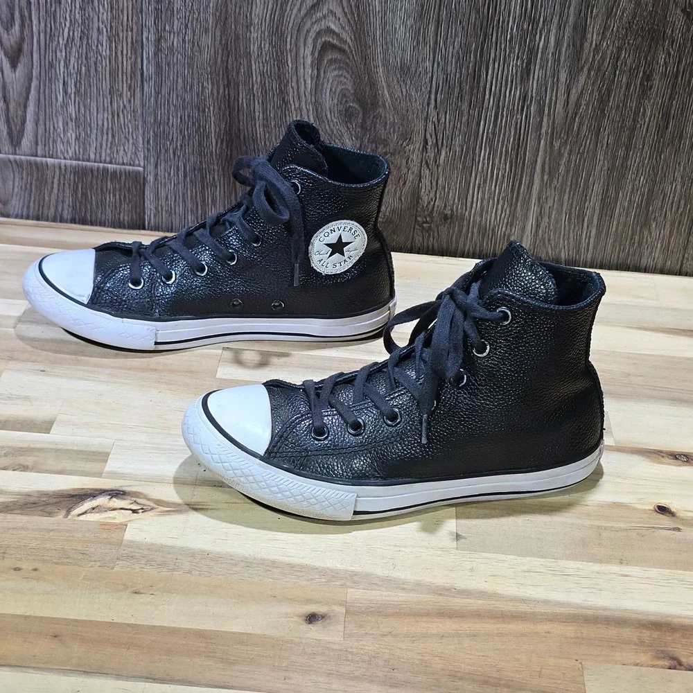 Converse Chuck Taylor All Star High Top Youth Size 2 Black Pebbled Leather Shoes